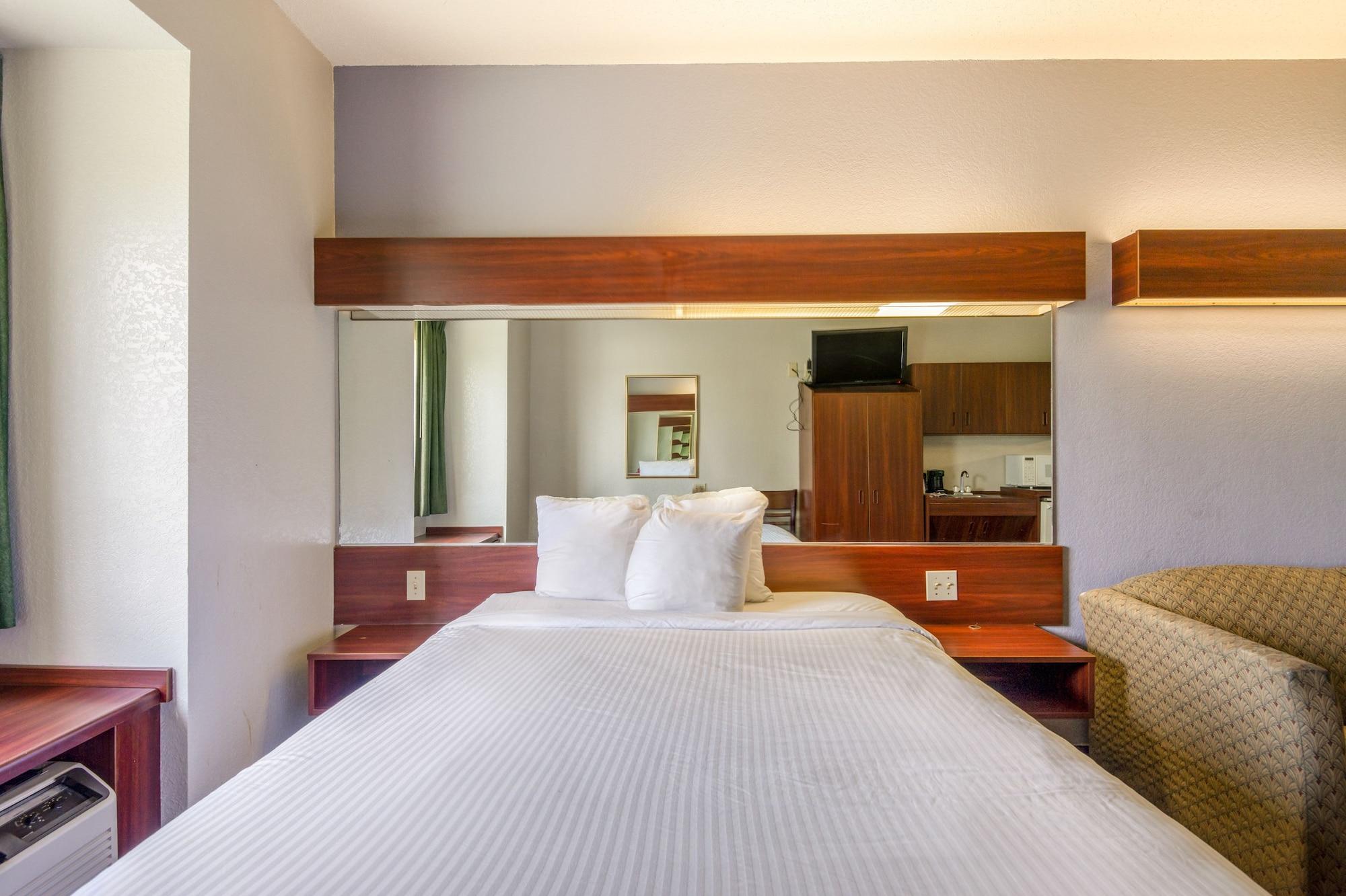 Trident Inn & Suites, Baton Rouge (Adults Only) Prairieville Bagian luar foto