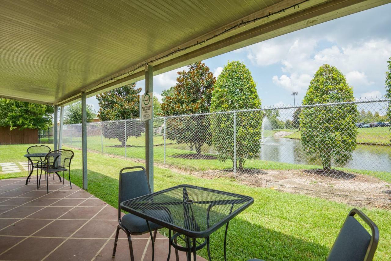 Trident Inn & Suites, Baton Rouge (Adults Only) Prairieville Bagian luar foto