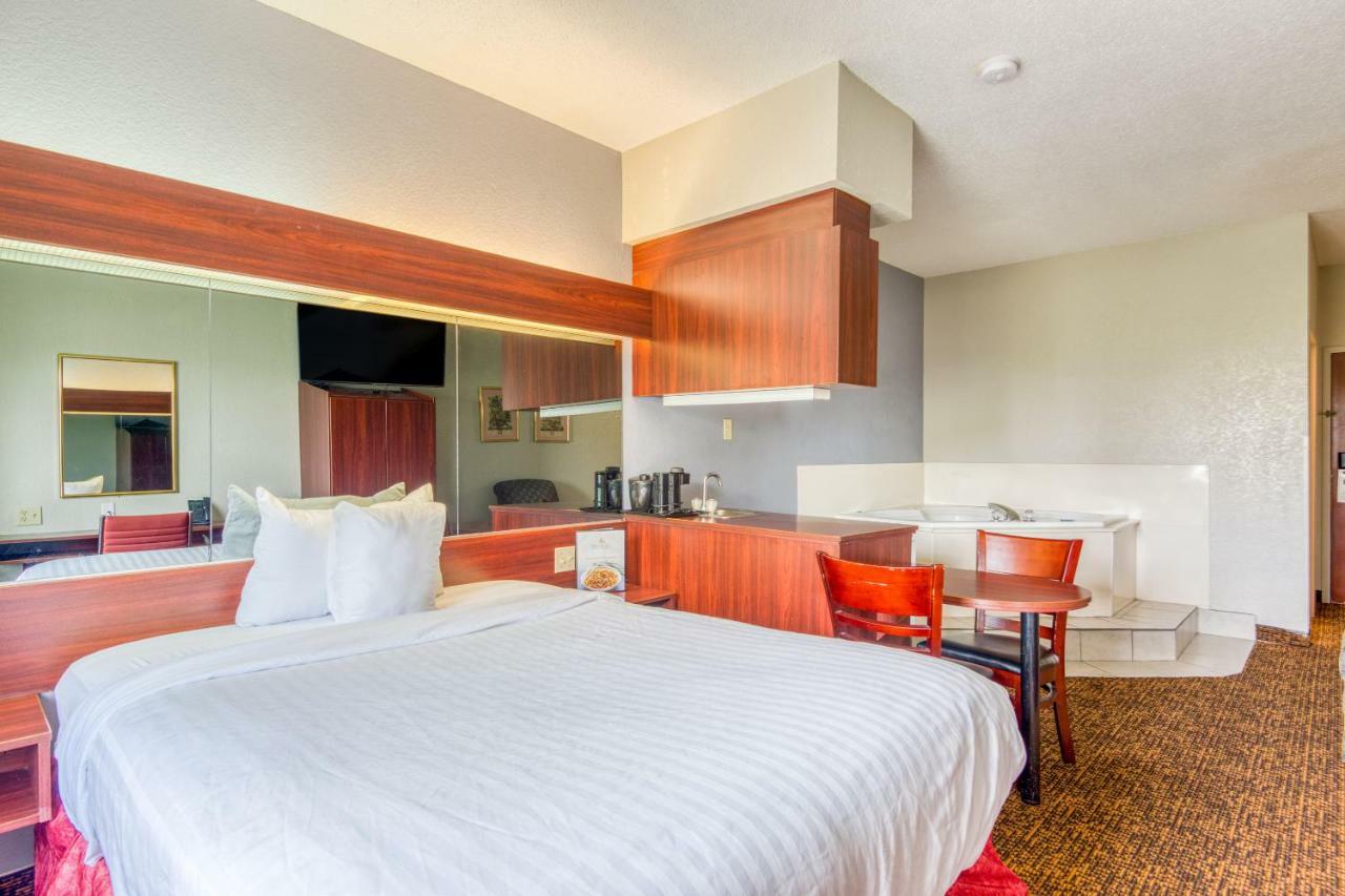 Trident Inn & Suites, Baton Rouge (Adults Only) Prairieville Bagian luar foto