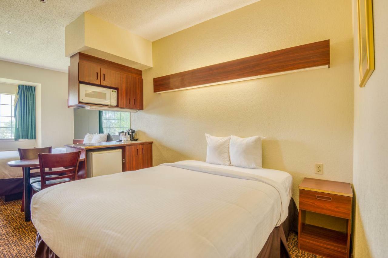 Trident Inn & Suites, Baton Rouge (Adults Only) Prairieville Bagian luar foto
